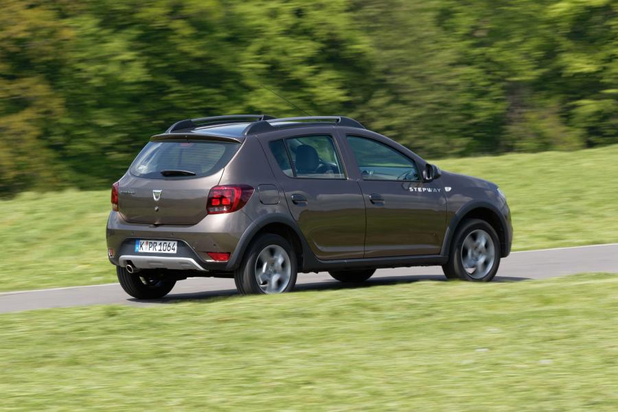  Dacia Sandero Stepway 2016 года  (фото 36 из 46)